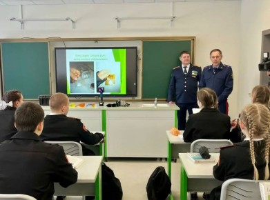 Руководитель СУ СК России по Липецкой области оценил обновлённую областную кадетскую школу