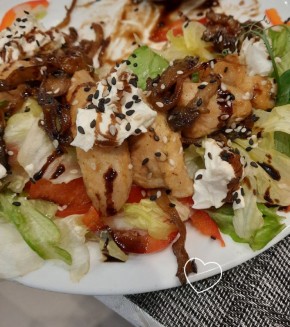 Теплый салат с вешенками: идеальное угощение для праздников