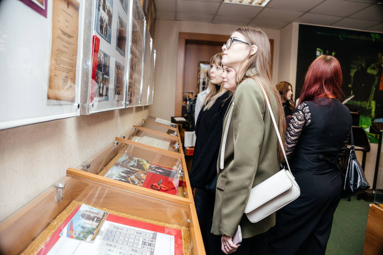 В следственном управлении СК России по Липецкой области состоялась встреча руководителя ведомства с участниками регионального отделения Молодежного Союза «Юный следователь» В следственном управлении СК России по Липецкой области состоялась встреча руководителя ведомства с участниками регионального отделения Молодежного Союза «Юный следователь»