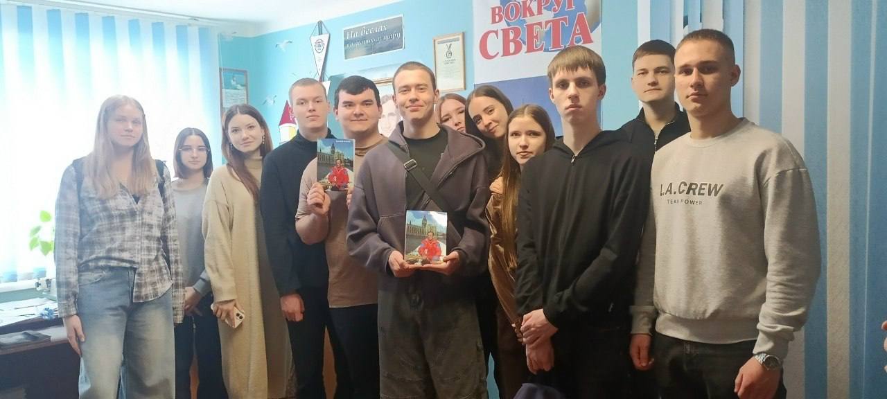 В библиотеке им. Е.П. Смургиса прошел час краеведения «Маршруты мужества»