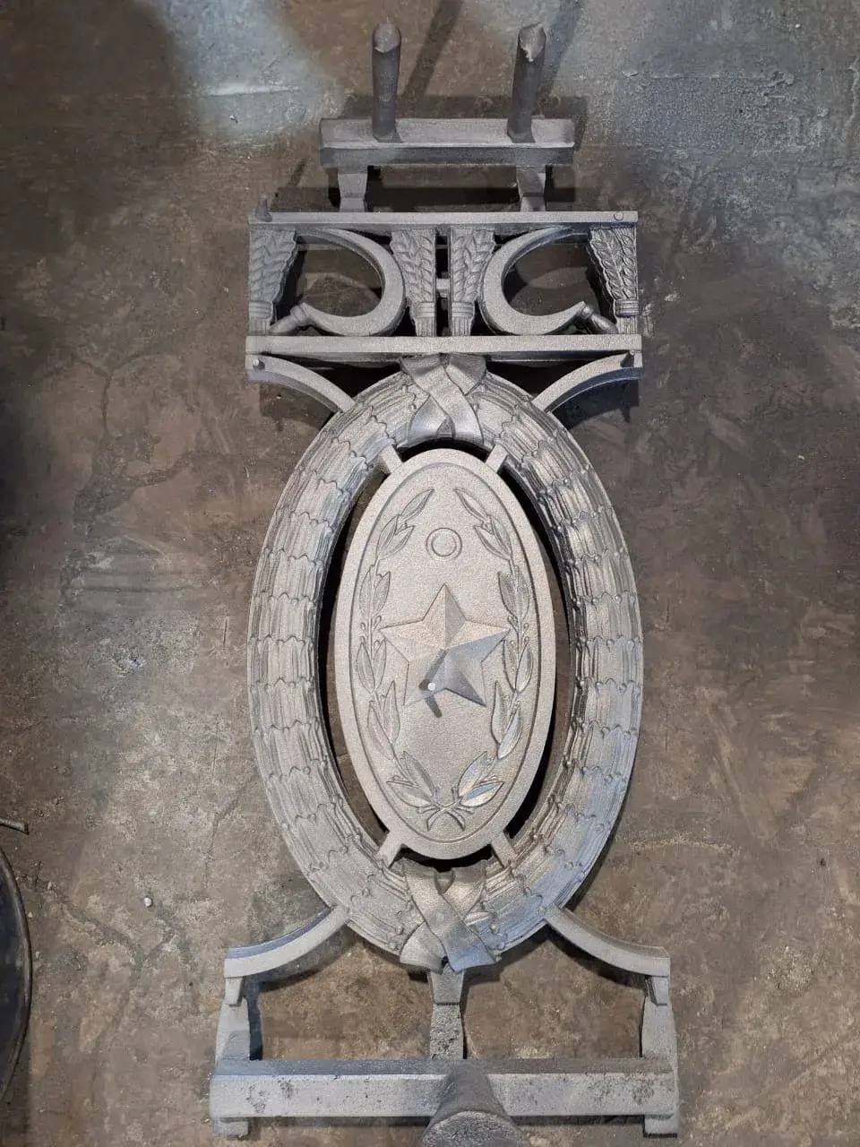 На Плехановском мосту в Липецке установили новое чугунное ограждение На Плехановском мосту в Липецке установили новое чугунное ограждение