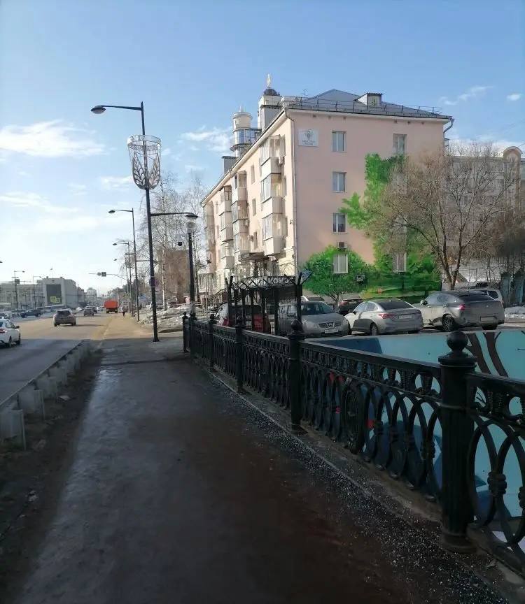 На Плехановском мосту в Липецке установили новое чугунное ограждение На Плехановском мосту в Липецке установили новое чугунное ограждение