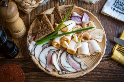 Почему сало - полезный продукт для женщин: разрушаем мифы