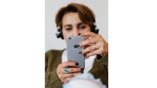 Женщина столкнулась с кредитными проблемами из-за фальшивой заявки