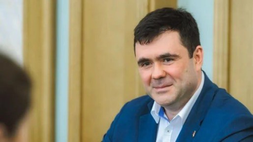 Губернатор Липецкой области Игорь Артамонов заявил в своем Telegram-канале, что поддерживает выдвижение своего заместителя Сергея Курбатова, курирующего экономику в регионе, в Госдуму