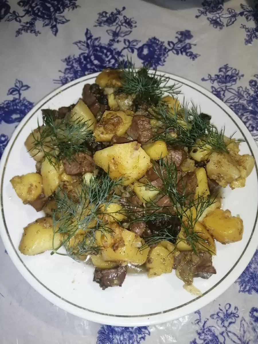 Праздник для гурманов: картошка с печенью и лёгким на огне