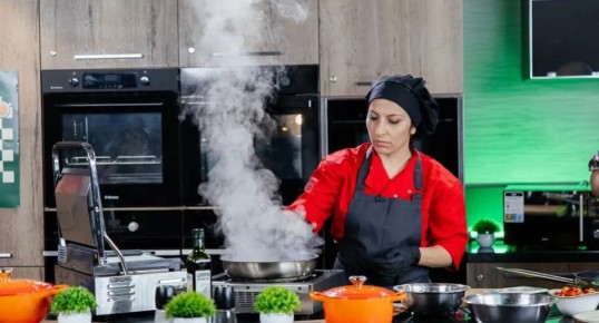 Приключения на кухне: как бариста и повара «ВкусВилла» создали настоящее кулинарное шоу