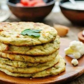 Сочные капустные лепешки: быстрый и бюджетный завтрак для всей семьи