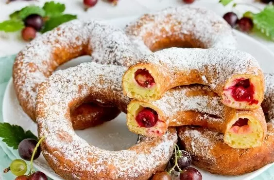 Творожные пончики-кольца с крыжовником: сочетаем непревзойденный вкус и уют домашней кухни