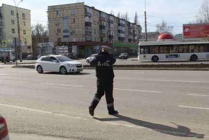 Липецкие автоинспекторы проверят безопасность детей-пассажиров и детей-пешеходов