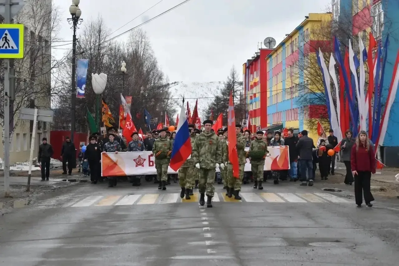 «Бессмертный полк» в Палатке: единение поколений в памяти о героях «Бессмертный полк» в Палатке: единение поколений в памяти о героях