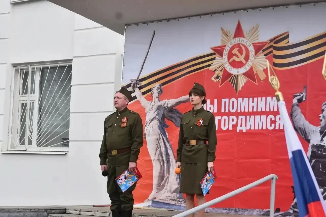 «Бессмертный полк» в Палатке: единение поколений в памяти о героях «Бессмертный полк» в Палатке: единение поколений в памяти о героях