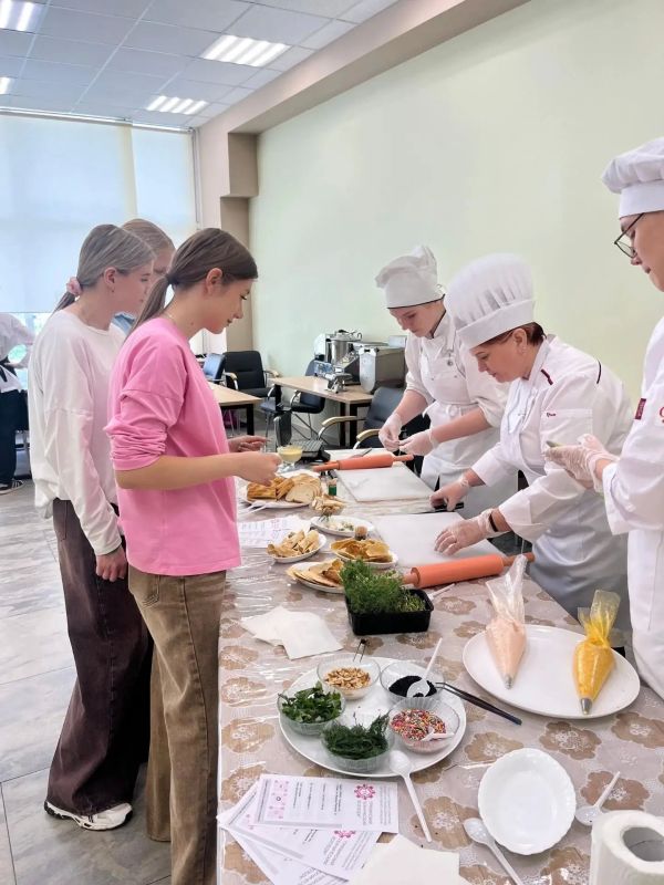 А все эти ваши будущие профессии сейчас с нами в этой комнате? А все эти ваши будущие профессии сейчас с нами в этой комнате?