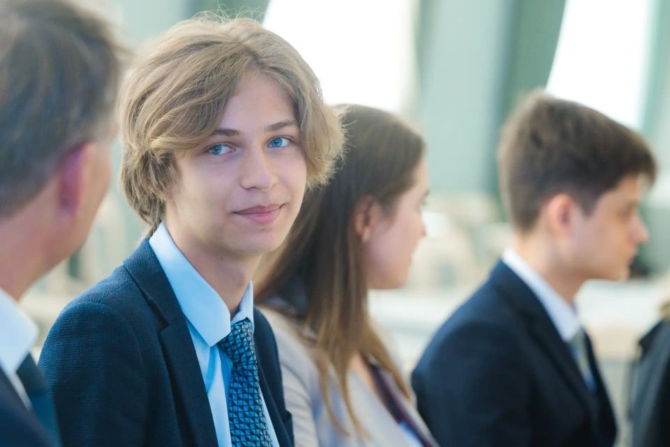 Игорь Артамонов: Среди этих ребят есть те, кого звали выступать за Москву в научных турнирах, но они остались в Липецке Игорь Артамонов: Среди этих ребят есть те, кого звали выступать за Москву в научных турнирах, но они остались в Липецке