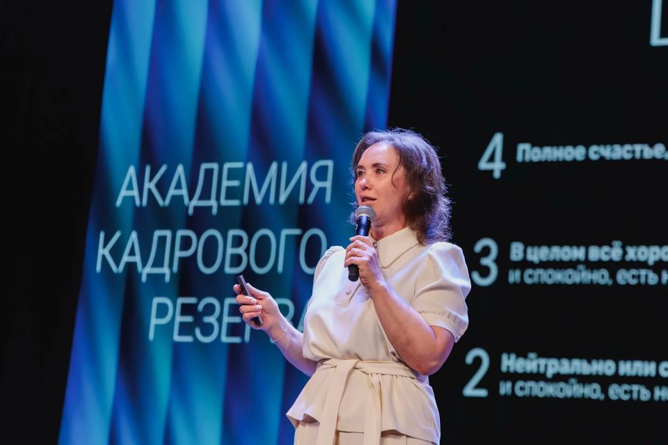 Игорь Артамонов: Сегодня вместе с депутатом Госдумы от «Единой России» Татьяной Дьяконовой встретились с участниками образовательных программ Академии кадрового резерва Игорь Артамонов: Сегодня вместе с депутатом Госдумы от «Единой России» Татьяной Дьяконовой встретились с участниками образовательных программ Академии кадрового резерва