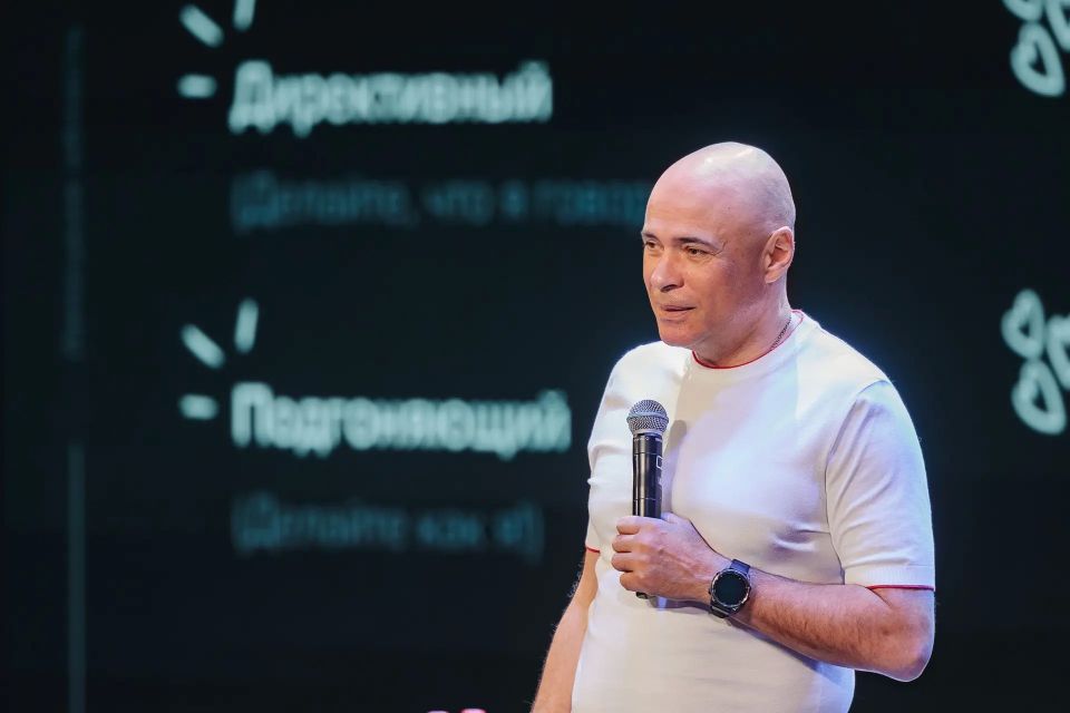 Игорь Артамонов: Сегодня вместе с депутатом Госдумы от «Единой России» Татьяной Дьяконовой встретились с участниками образовательных программ Академии кадрового резерва Игорь Артамонов: Сегодня вместе с депутатом Госдумы от «Единой России» Татьяной Дьяконовой встретились с участниками образовательных программ Академии кадрового резерва