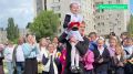Липецкие школьники прощаются со школой