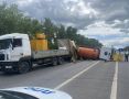 В Липецком районе автоинспекторы устанавливают обстоятельства ДТП с большегрузами