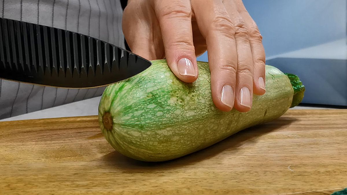 Летние наслаждения: Простой и вкусный рецепт кабачков, который не надоест