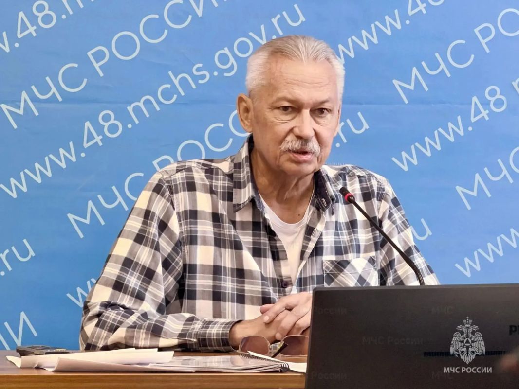 В преддверии 100-летия государственного пожарного надзора в Главном управлении состоялся «Урок мужества» В преддверии 100-летия государственного пожарного надзора в Главном управлении состоялся «Урок мужества»