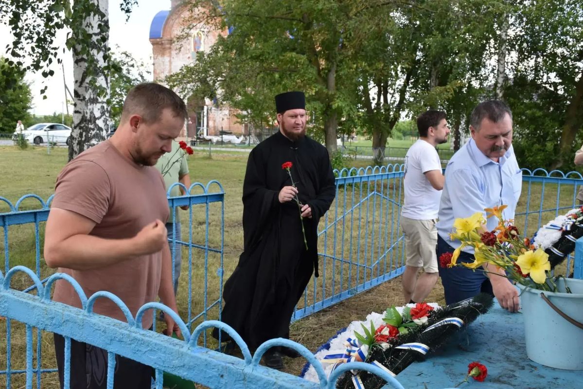Через Хлевенский округ прошла самая длинная пешая эстафета России – «Марш к Победе! От Москвы до Новороссийска» Через Хлевенский округ прошла самая длинная пешая эстафета России – «Марш к Победе! От Москвы до Новороссийска»