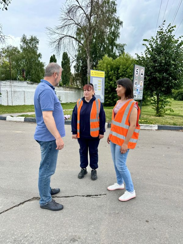 С утра снова проехал по нескольким автозаправочным станциям города С утра снова проехал по нескольким автозаправочным станциям города