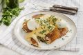 Необычные драники: картофельные лепешки с яйцом-пашот и голландским соусом