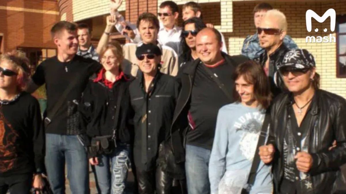 Организатор легендарного концерта Scorpions на полупустом стадионе в Липецке в 2008 году попал на 15 миллионов и лишился всего имущества — он залез в долги, чтобы привезти легенд рока, а получил долговое рабство для всей... Организатор легендарного концерта Scorpions на полупустом стадионе в Липецке в 2008 году попал на 15 миллионов и лишился всего имущества — он залез в долги, чтобы привезти легенд рока, а получил долговое рабство для всей...