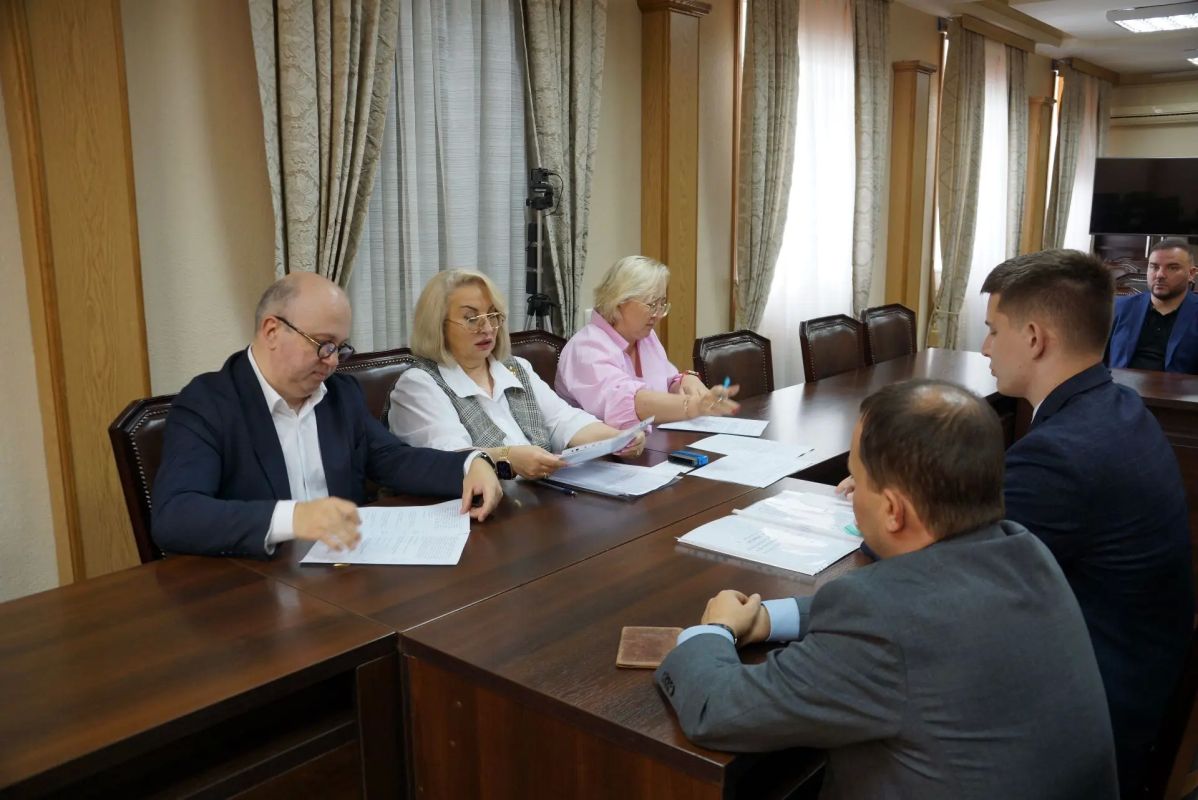 В региональном избиркоме продолжается прием документов от кандидатов в депутаты Госдумы В региональном избиркоме продолжается прием документов от кандидатов в депутаты Госдумы