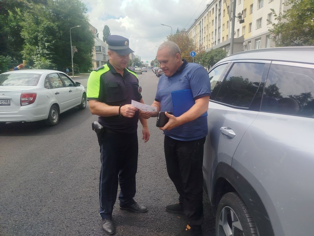 Липецкие автоинспекторы выявили около двухсот нарушений ПДД водителями и пешеходами Липецкие автоинспекторы выявили около двухсот нарушений ПДД водителями и пешеходами