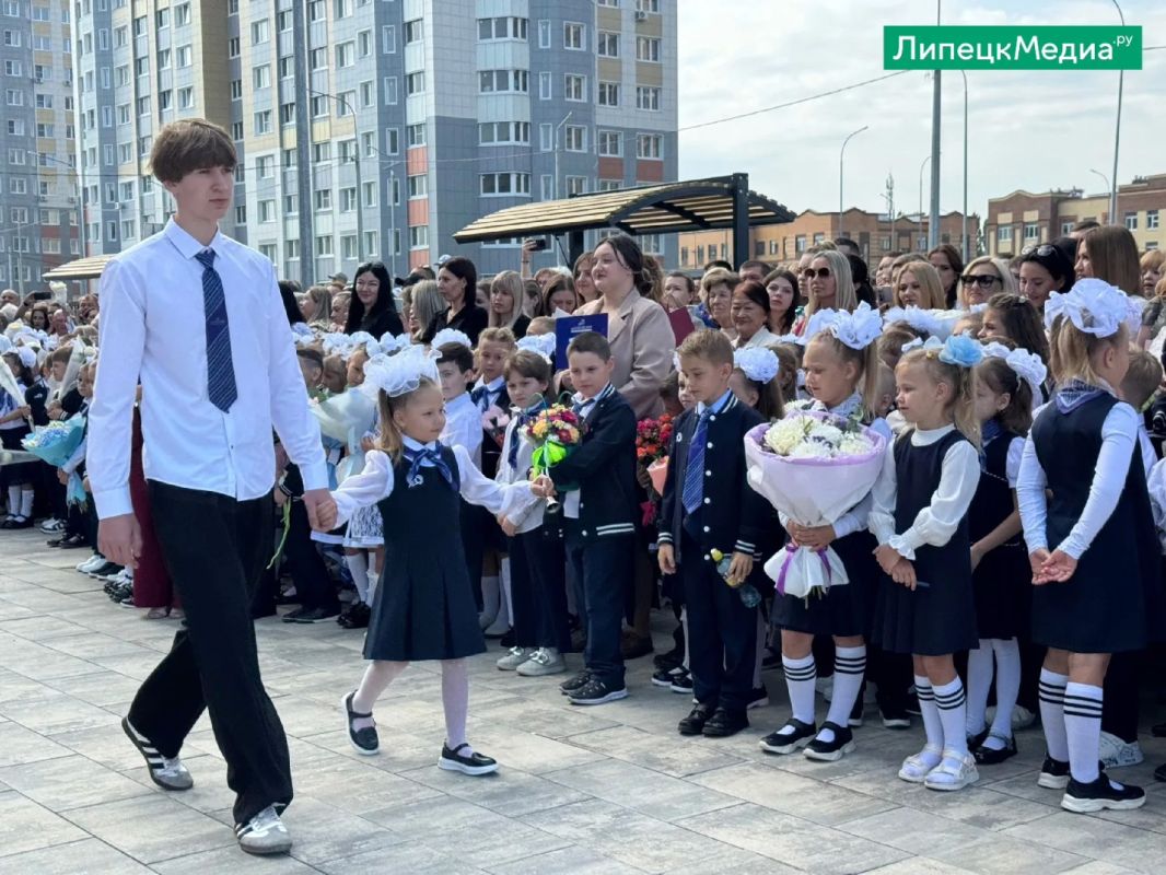 Первый звонок прозвенел в школах Липецкой области Первый звонок прозвенел в школах Липецкой области