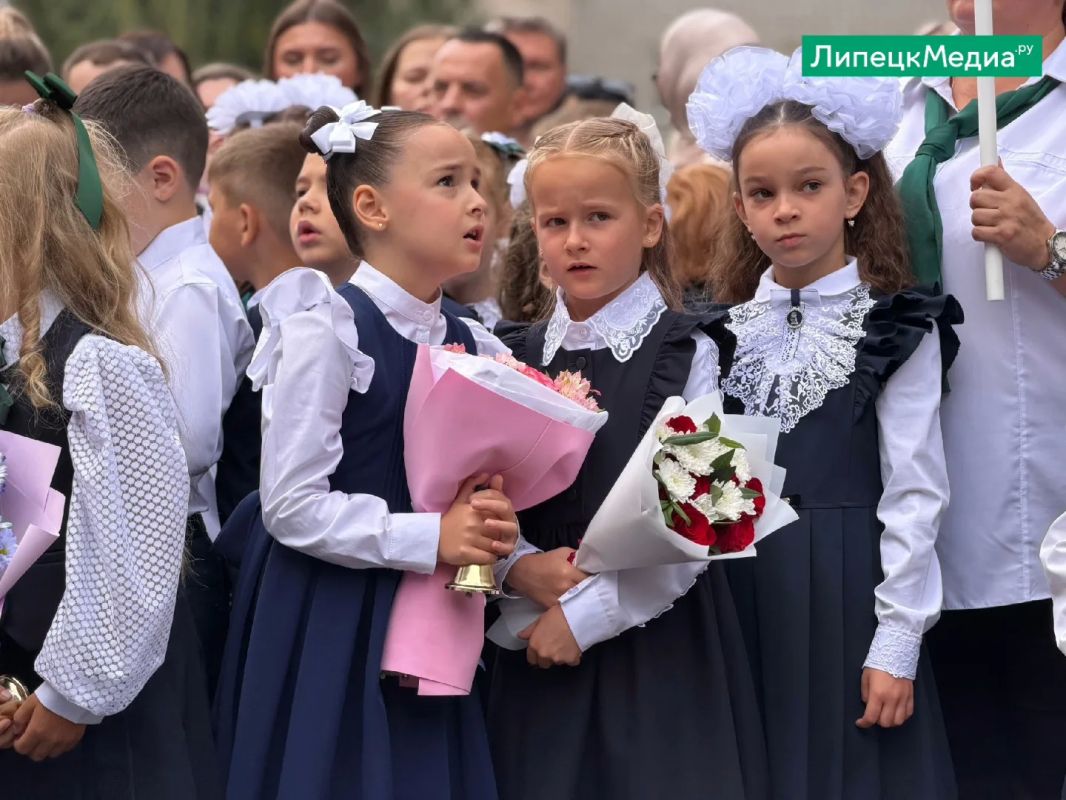 Первый звонок прозвенел в школах Липецкой области Первый звонок прозвенел в школах Липецкой области