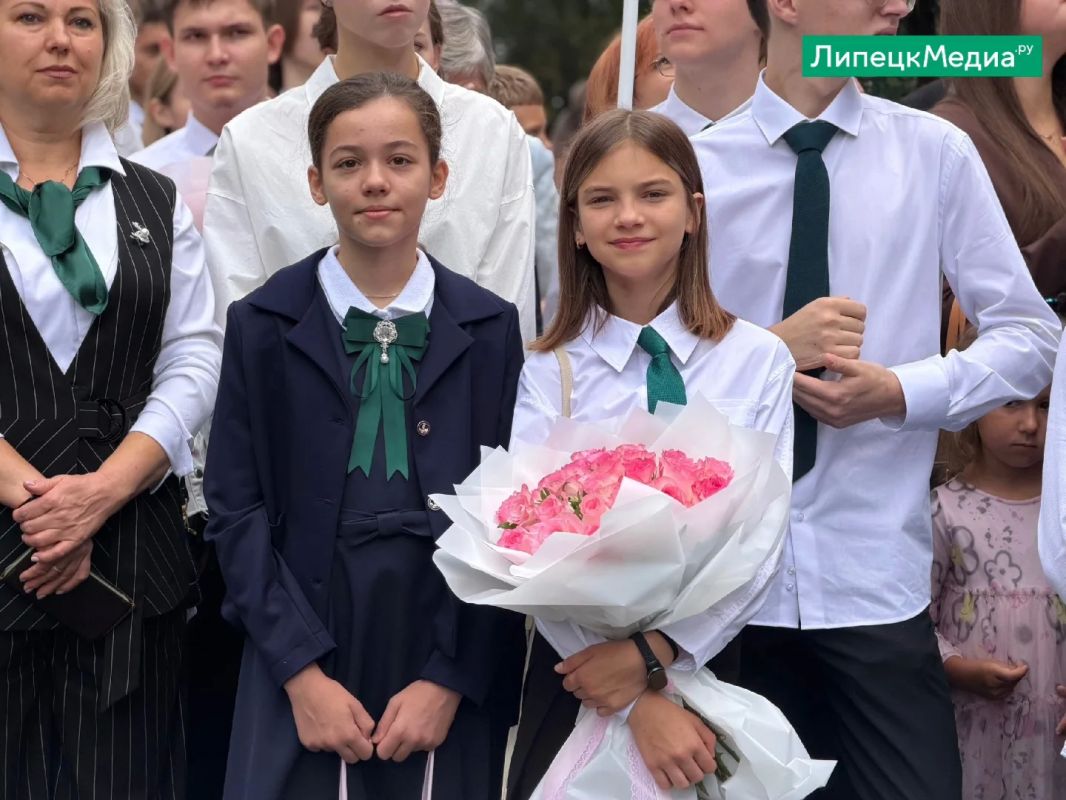 Первый звонок прозвенел в школах Липецкой области Первый звонок прозвенел в школах Липецкой области