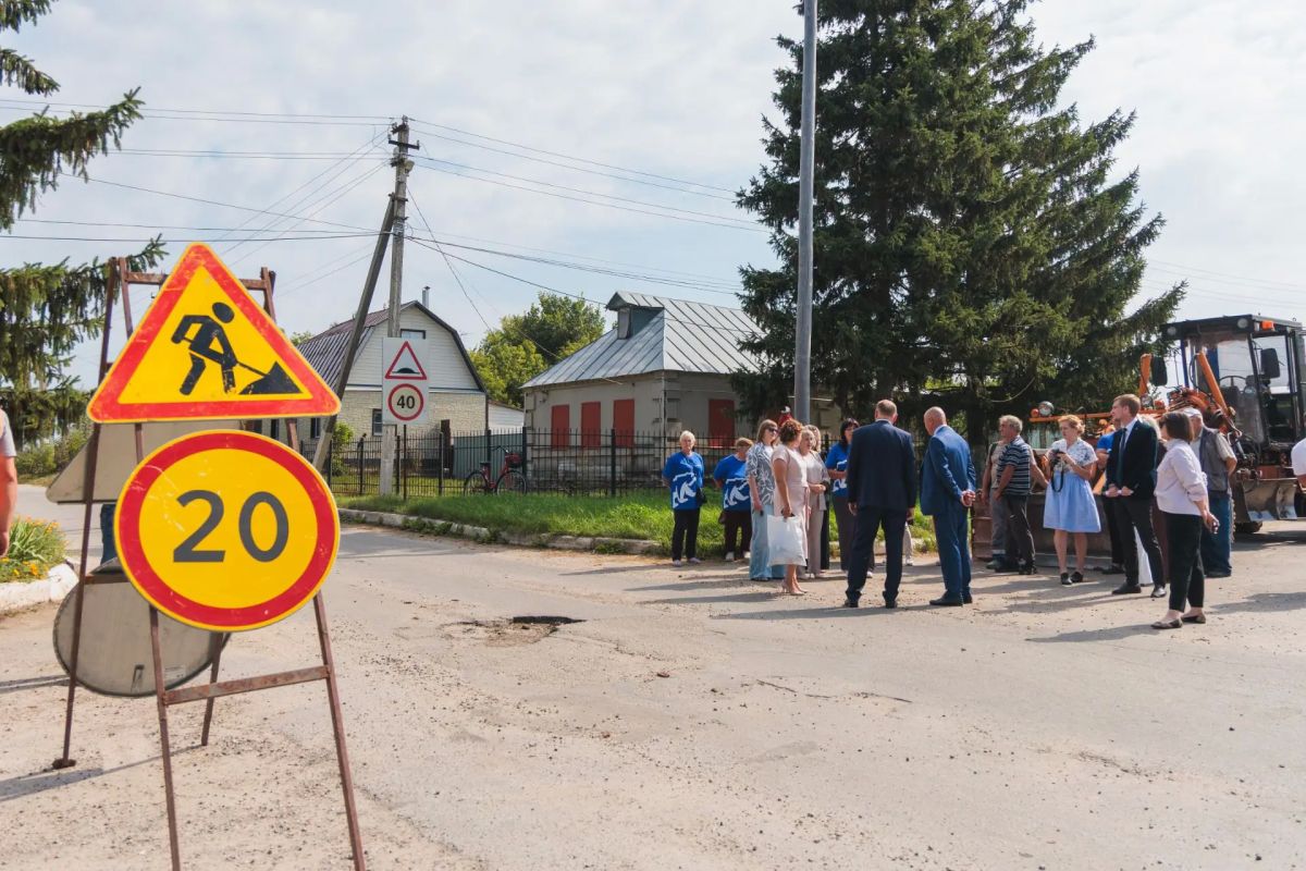 Мимо такой улицы не пройдёшь Мимо такой улицы не пройдёшь