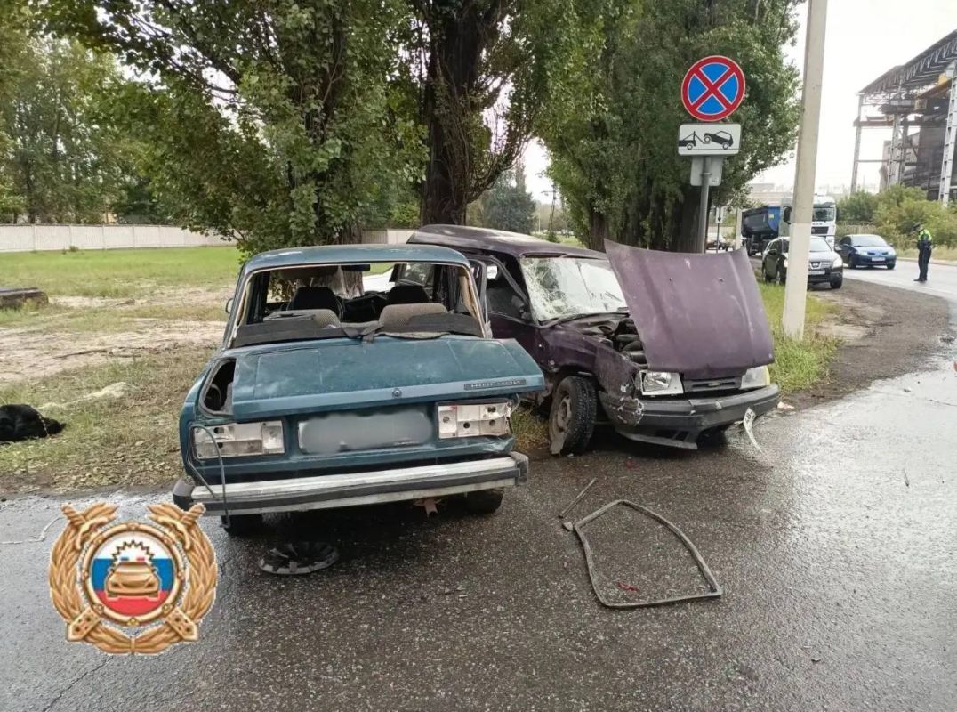 Полицейские областного центра устанавливают обстоятельства ДТП, в котором пострадали четыре человека Полицейские областного центра устанавливают обстоятельства ДТП, в котором пострадали четыре человека