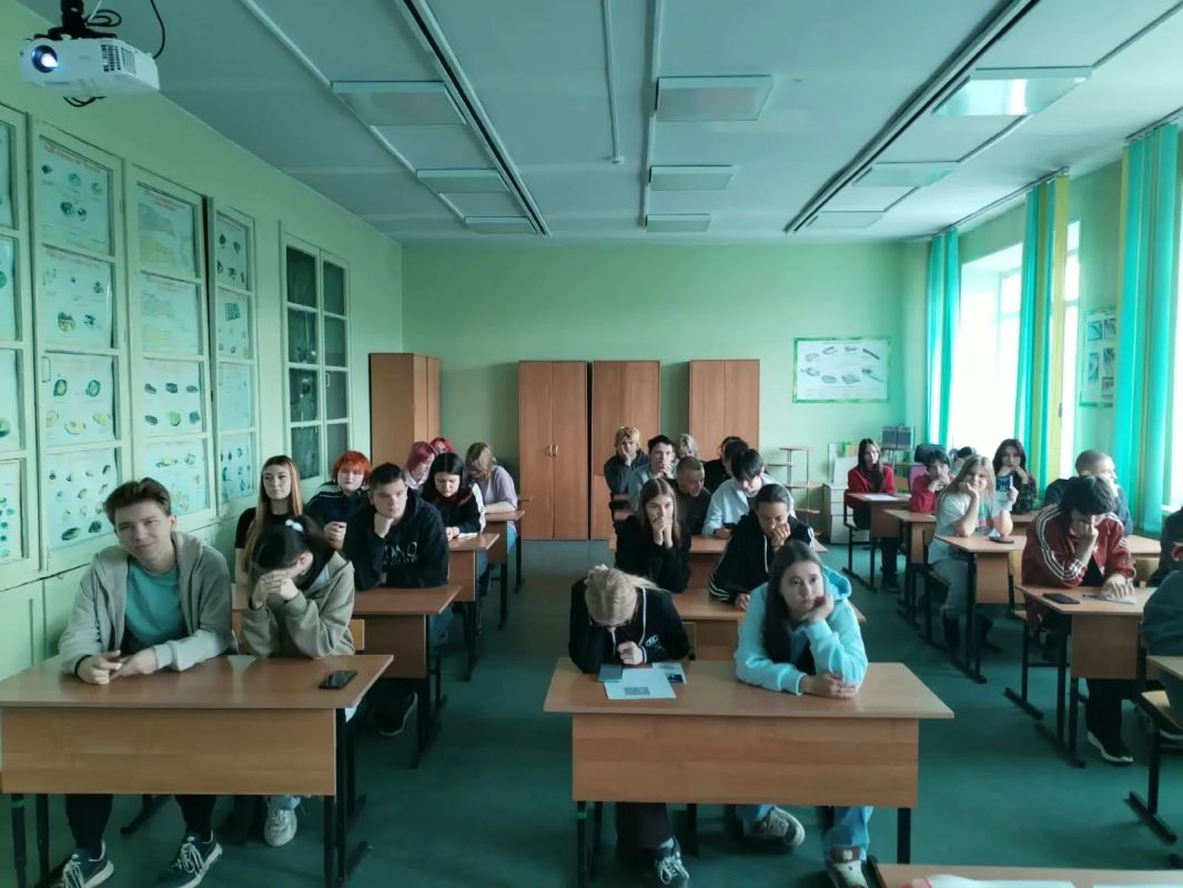 ИнформУИК. Молодежь.. С началом сентября участники проекта ИнформУИК проводят информирование студенческой молодежи посещая ВУЗ и СУЗы ИнформУИК. Молодежь.. С началом сентября участники проекта ИнформУИК проводят информирование студенческой молодежи посещая ВУЗ и СУЗы