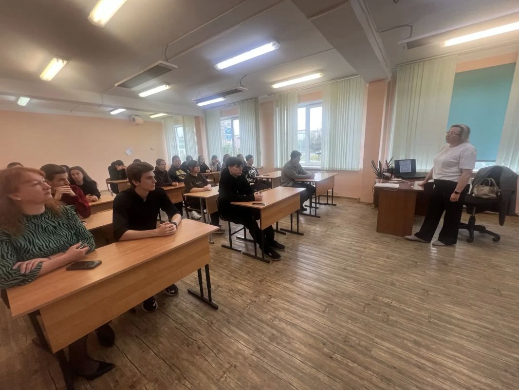 ИнформУИК. Молодежь.. С началом сентября участники проекта ИнформУИК проводят информирование студенческой молодежи посещая ВУЗ и СУЗы ИнформУИК. Молодежь.. С началом сентября участники проекта ИнформУИК проводят информирование студенческой молодежи посещая ВУЗ и СУЗы