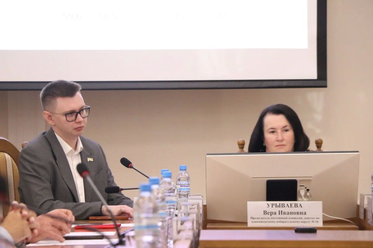 Депутаты обсудили "границы трезвости" и незаконную торговлю в Липецке Депутаты обсудили "границы трезвости" и незаконную торговлю в Липецке