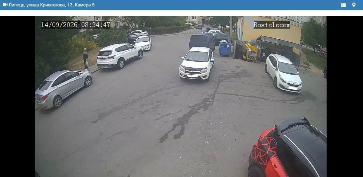 Водители продолжают оставлять строительный мусор и покрышки на асфальте Водители продолжают оставлять строительный мусор и покрышки на асфальте