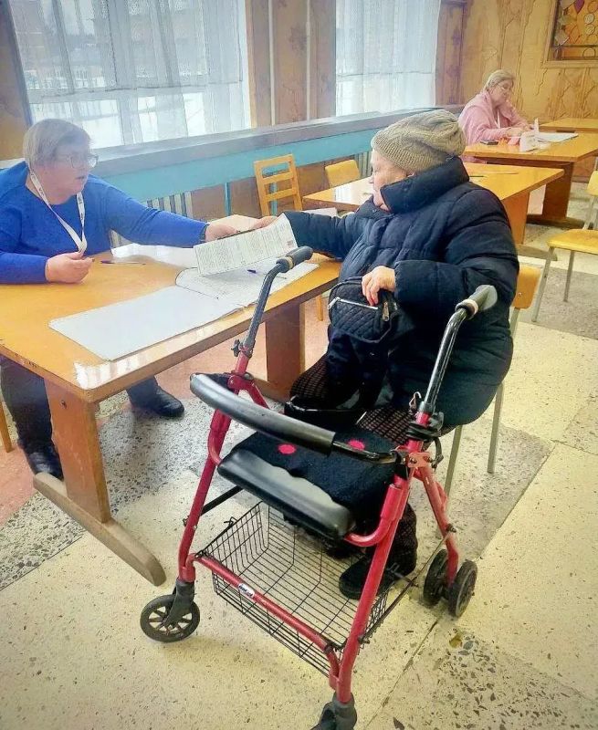 Не успел подать заявку на волонтера через ЕПГУ? Не переживай - УИК все равно поможет! Не успел подать заявку на волонтера через ЕПГУ? Не переживай - УИК все равно поможет!