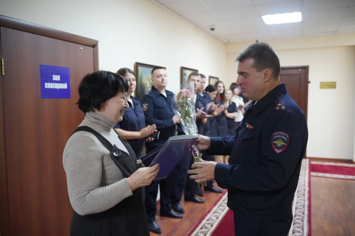 В УМВД России по Липецкой области открылась выставка «Грани русского пейзажа В УМВД России по Липецкой области открылась выставка «Грани русского пейзажа