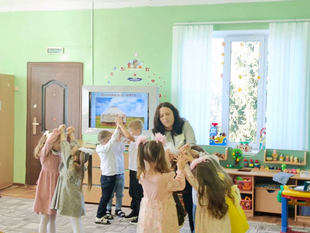 Педагоги региона учились возвращать народные игры в детство Педагоги региона учились возвращать народные игры в детство