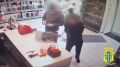 В Липецке полицейские задержали местного жителя, совершившего хищение мягкой игрушки из цветочного магазина