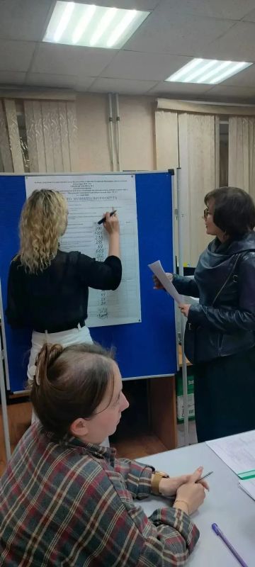 Идет работа в ТИКАХ. Тишина в помещениях для голосования, участковые избирательные комиссии подписали протоколы, и теперь активная работа переместилась в территориальные комиссии Идет работа в ТИКАХ. Тишина в помещениях для голосования, участковые избирательные комиссии подписали протоколы, и теперь активная работа переместилась в территориальные комиссии