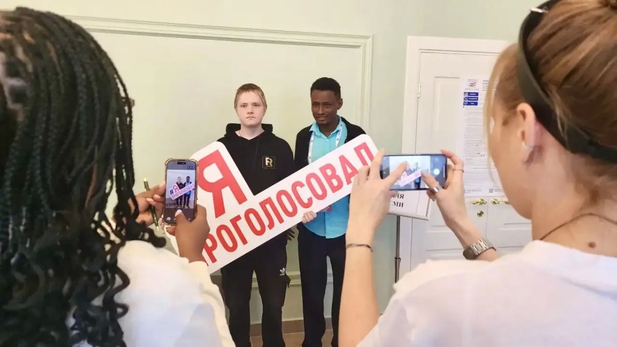 Международные наблюдатели посетили избирательные участки в Зарайске Международные наблюдатели посетили избирательные участки в Зарайске