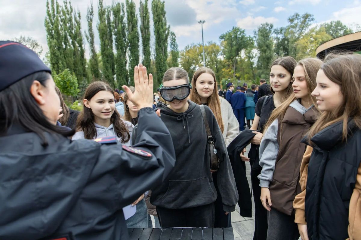 В Липецке полицейские и общественники организовали для подрастающего поколения образовательное интерактивное мероприятие В Липецке полицейские и общественники организовали для подрастающего поколения образовательное интерактивное мероприятие