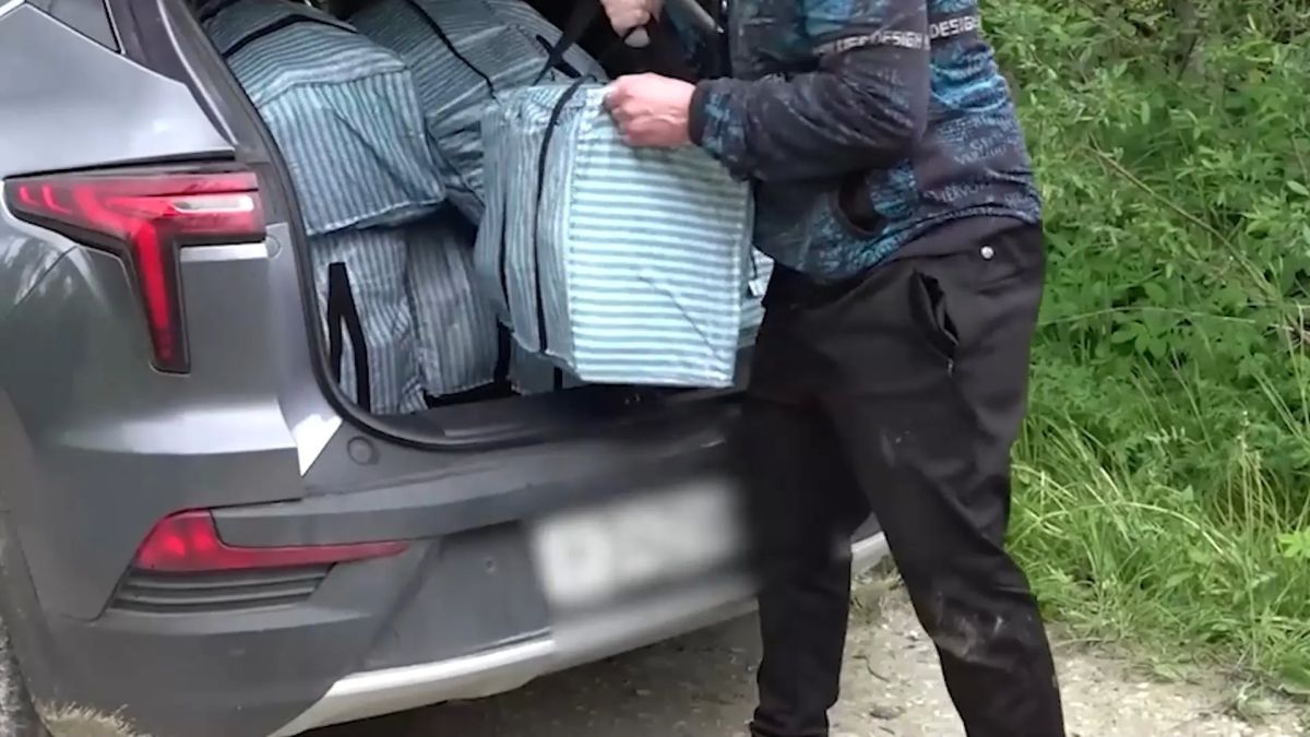 Огромную партию кокаина с фото Зеленского нашли в машине с липецкими номерами Огромную партию кокаина с фото Зеленского нашли в машине с липецкими номерами