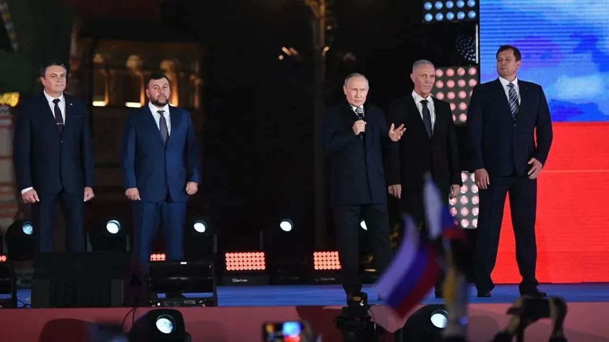Евгения Уваркина: С Днём воссоединения с Россией! Евгения Уваркина: С Днём воссоединения с Россией!
