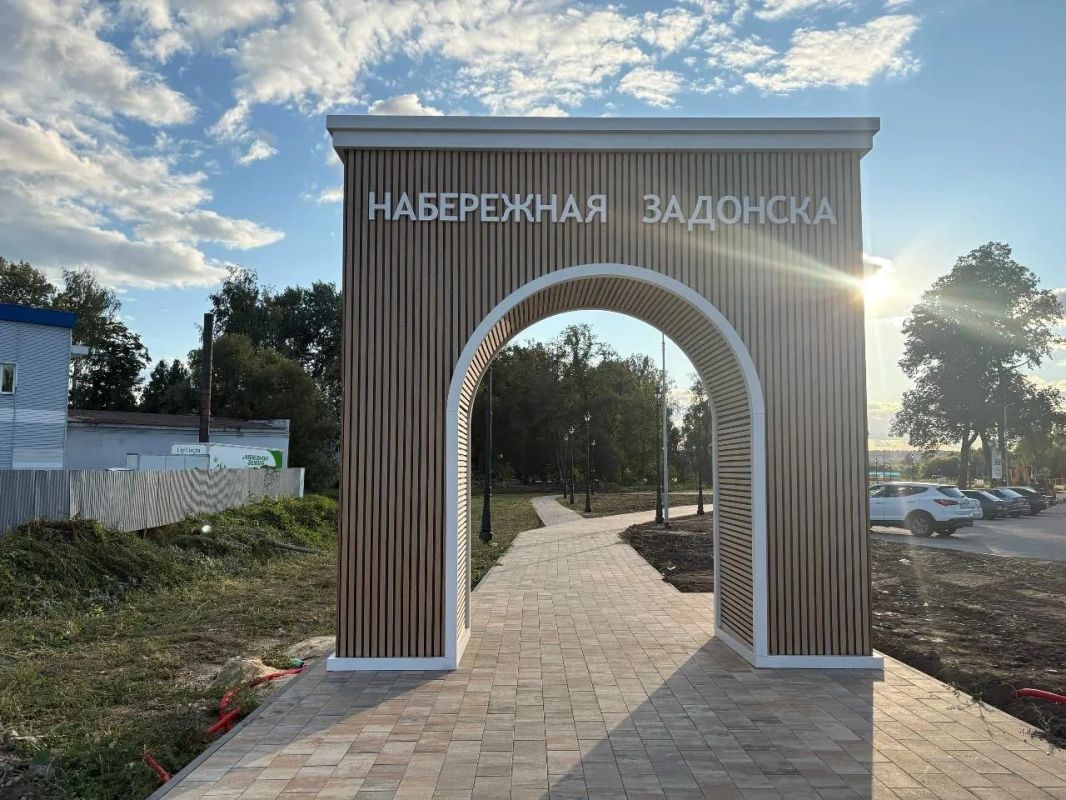 Набережную реки Тешевки благоустраивают в Задонске Набережную реки Тешевки благоустраивают в Задонске