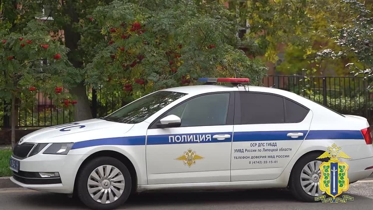 Мужчину с больным сердцем домчали до больницы дорожные полицейские
